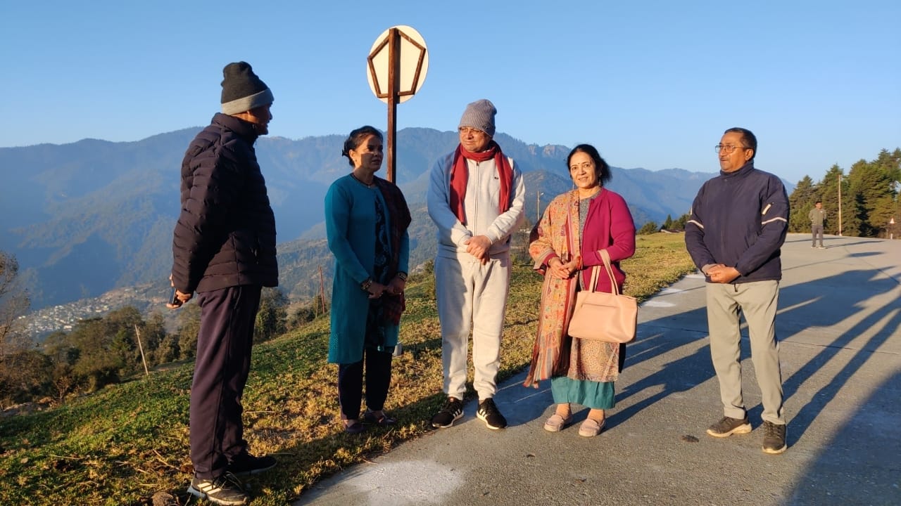 भराड़ीसैंण में मॉर्निंग वॉक के दौरान सीएम धामी ने स्थानीय लोगों से की मुलाकात