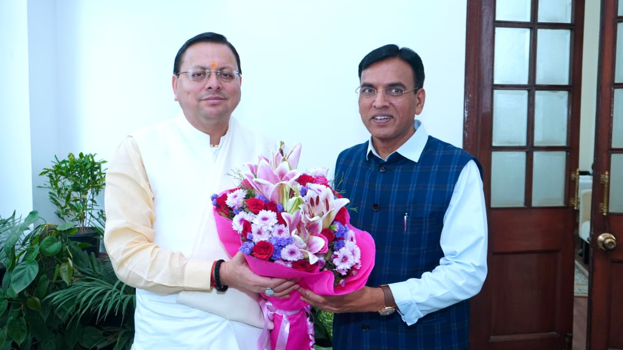 मुख्यमंत्री पुष्कर सिंह धामी ने आज नई दिल्ली में केंद्रीय युवा कार्यक्रम एवं खेल मंत्री डॉ. मनसुख मांडविया से की भेंट