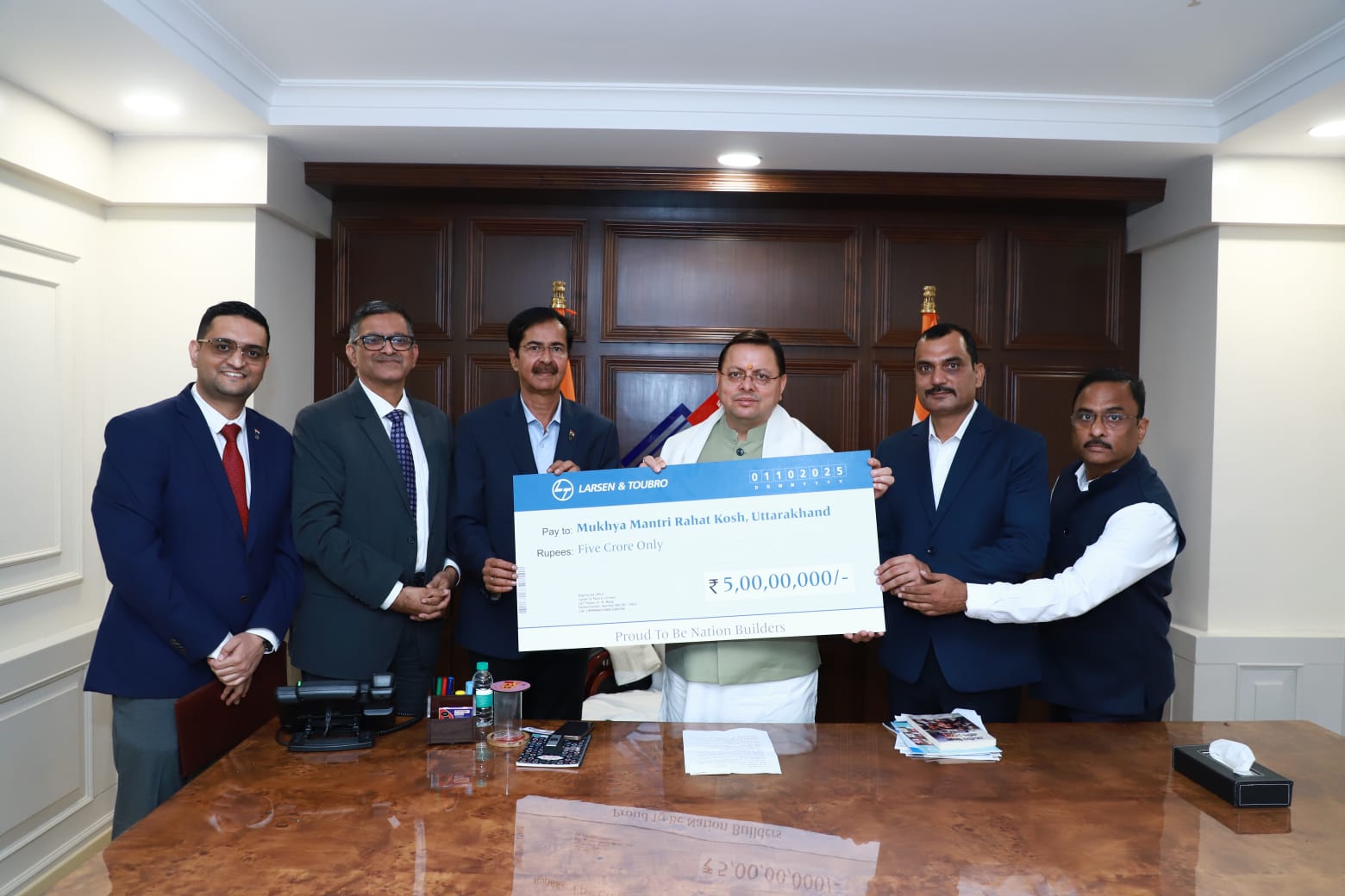 मुख्यमंत्री पुष्कर सिंह धामी से बुधवार को नई दिल्ली में लार्सन एंड टुब्रो (L&T) के प्रतिनिधिमंडल ने शिष्टाचार भेंट की