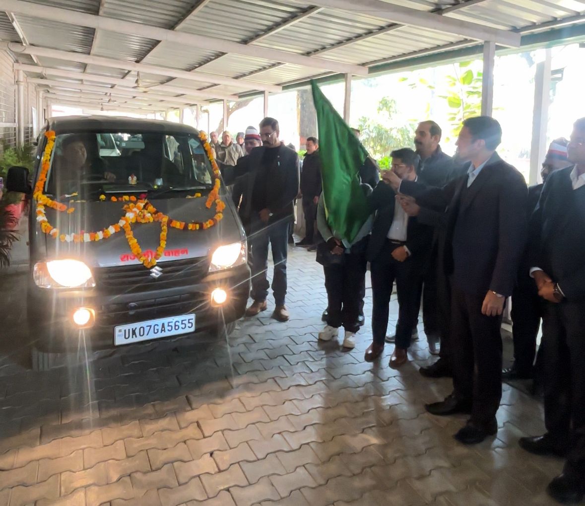 जिला प्रशासन है तो मुमकिन है; एमपी स्पोर्टस कालेज को 330 टेबल-चेयर; राजकीय नशा मुक्ति केन्द्र को वाहन