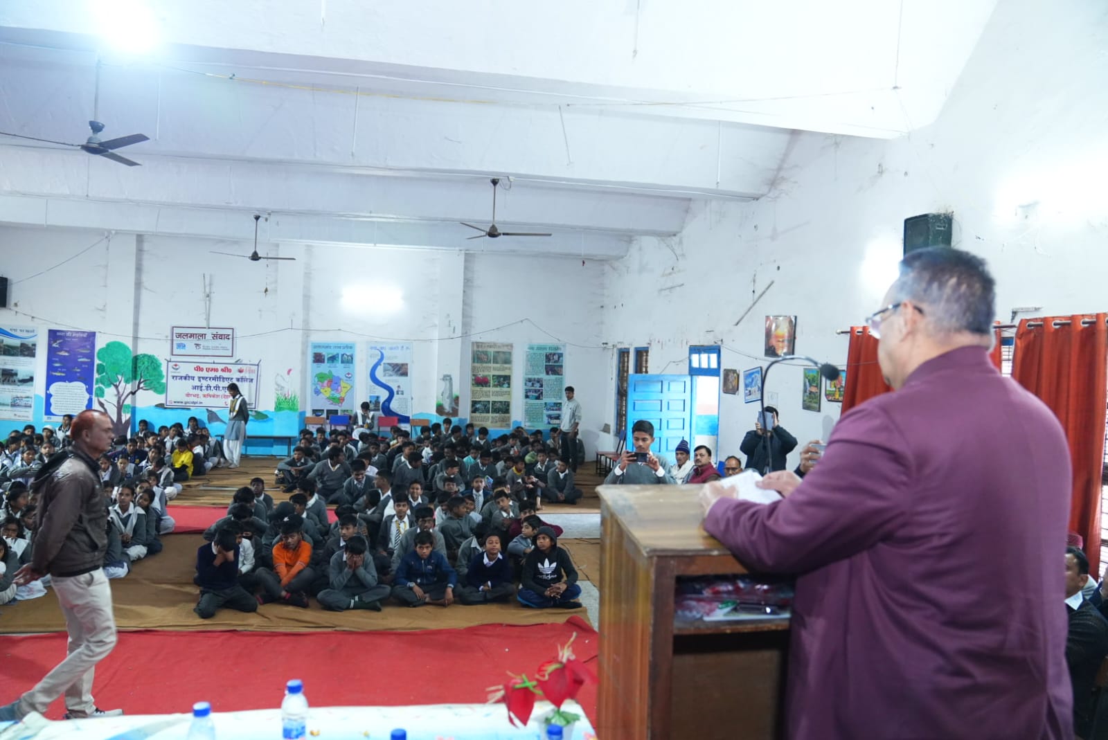 ऋषिकेश में अखिल भारतीय कवि सम्मेलन एवं साहित्यकार सम्मान समारोह में प्रतिभाग करते कैबिनेट मंत्री गणेश जोशी