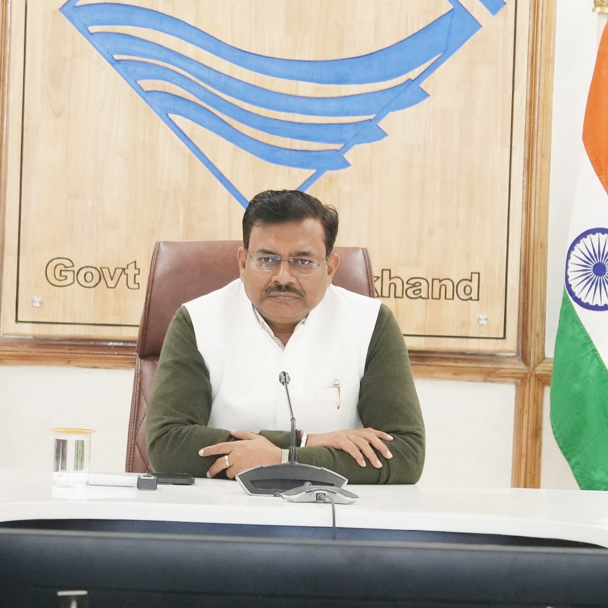 मुख्य सचिव आनंद बर्द्धन ने  पूंजीगत व्यय, सीएसएस योजनाएं, ईएपी योजनाएं, नाबार्ड योजनाएं, एसएससीआई, एसएनए स्पर्श एवं विभागों की व्यय योजनाओं के सम्बन्ध में बैठक ली।