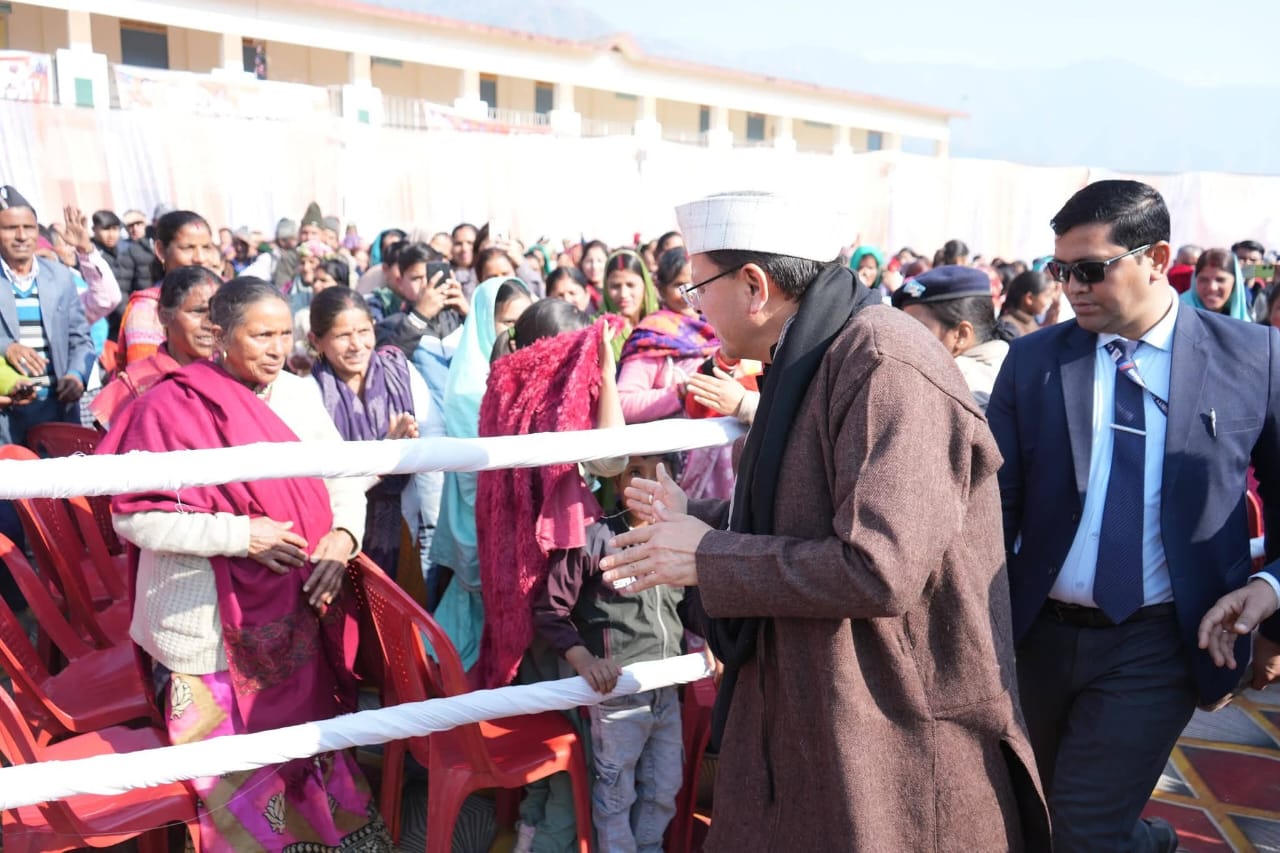 मुख्यमंत्री ने थौलधार में प्रथम खेलकूद एवं सांस्कृतिक महोत्सव में किया प्रतिभाग