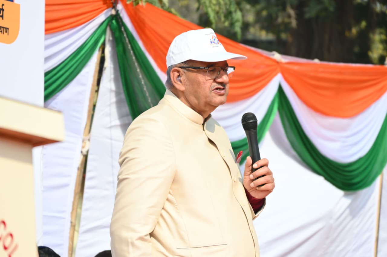 मसूरी विधानसभा क्षेत्र में विधायक चैंपियनशिप ट्रॉफी का  उद्घाटन करते कैबिनेट मंत्री गणेश जोशी