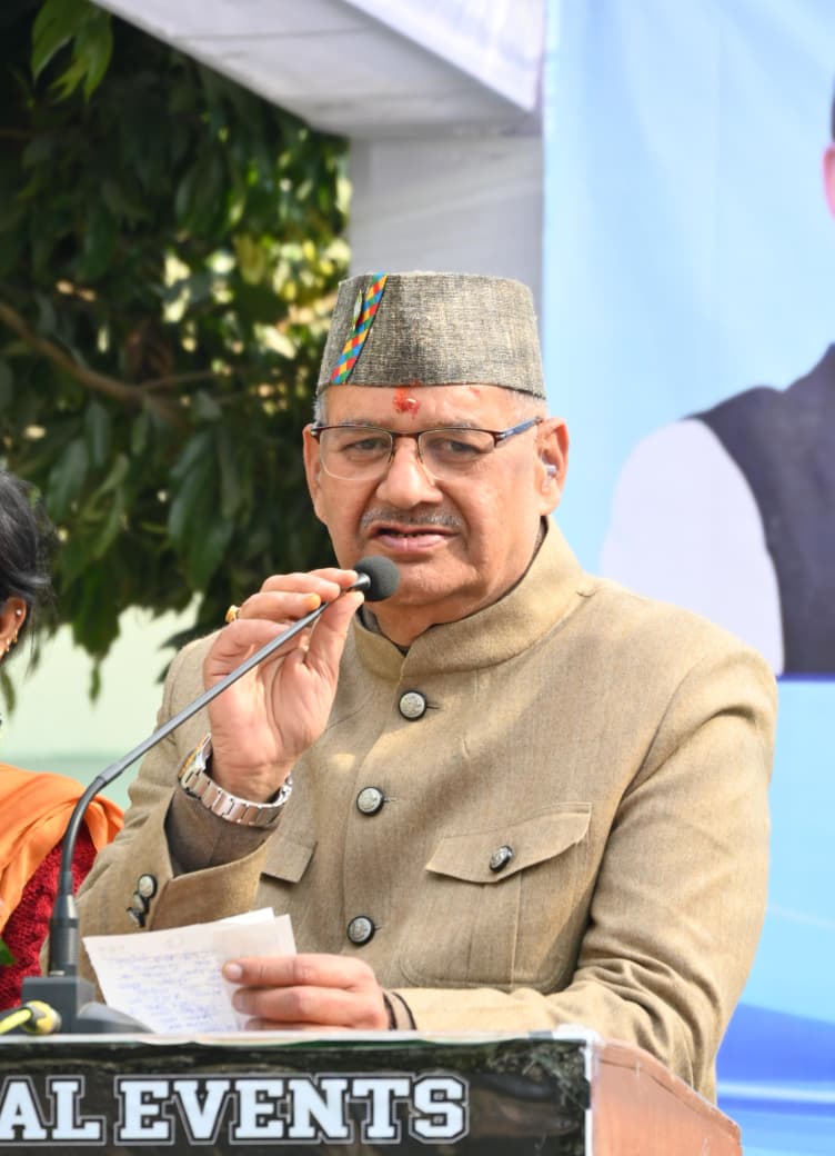 मसूरी विधानसभा क्षेत्र के अंतर्गत वैभव फार्म में 54.49 लाख की लागत से आंतरिक सड़क निर्माण कार्यों का शिलान्यास करते कैबिनेट मंत्री गणेश जोशी